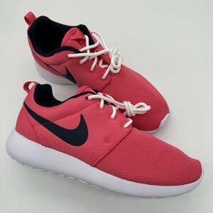 Womens Nike Roshe One Running Shoes. NEW without Box